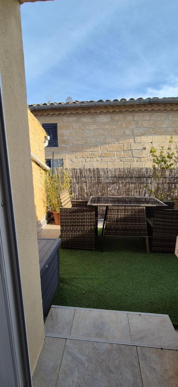 Proche D'Uzes La Terrasse Du Soleil Levant Collias Екстер'єр фото